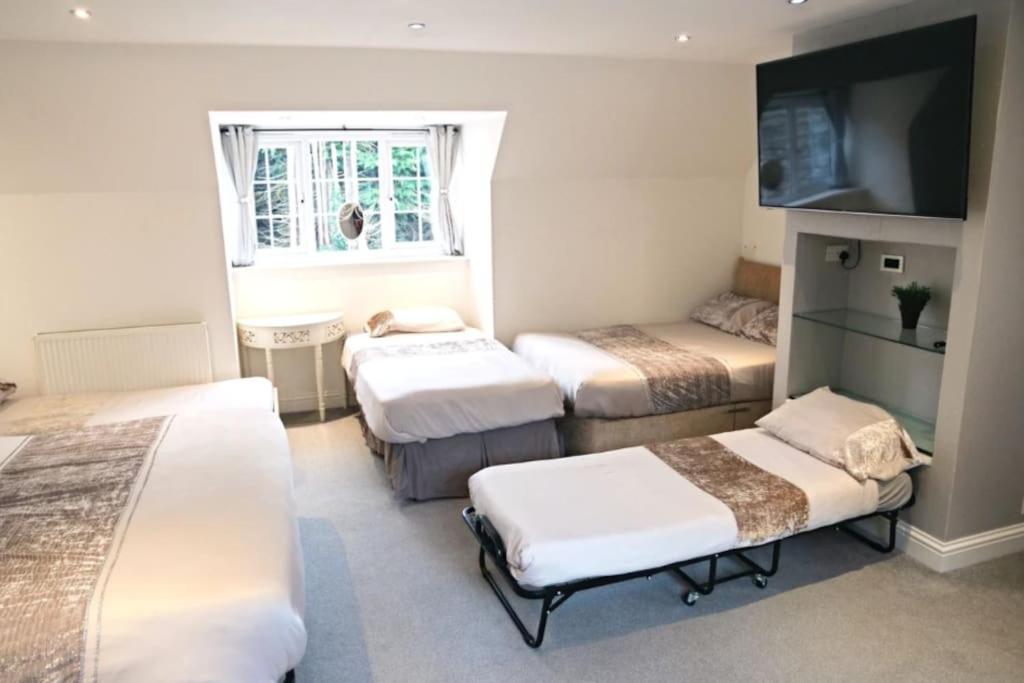 Hen & Stag Retreat Weekend Stay Sleeps 10 To 30 Thetford Εξωτερικό φωτογραφία