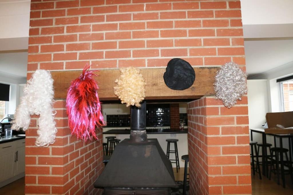 Hen & Stag Retreat Weekend Stay Sleeps 10 To 30 Thetford Εξωτερικό φωτογραφία